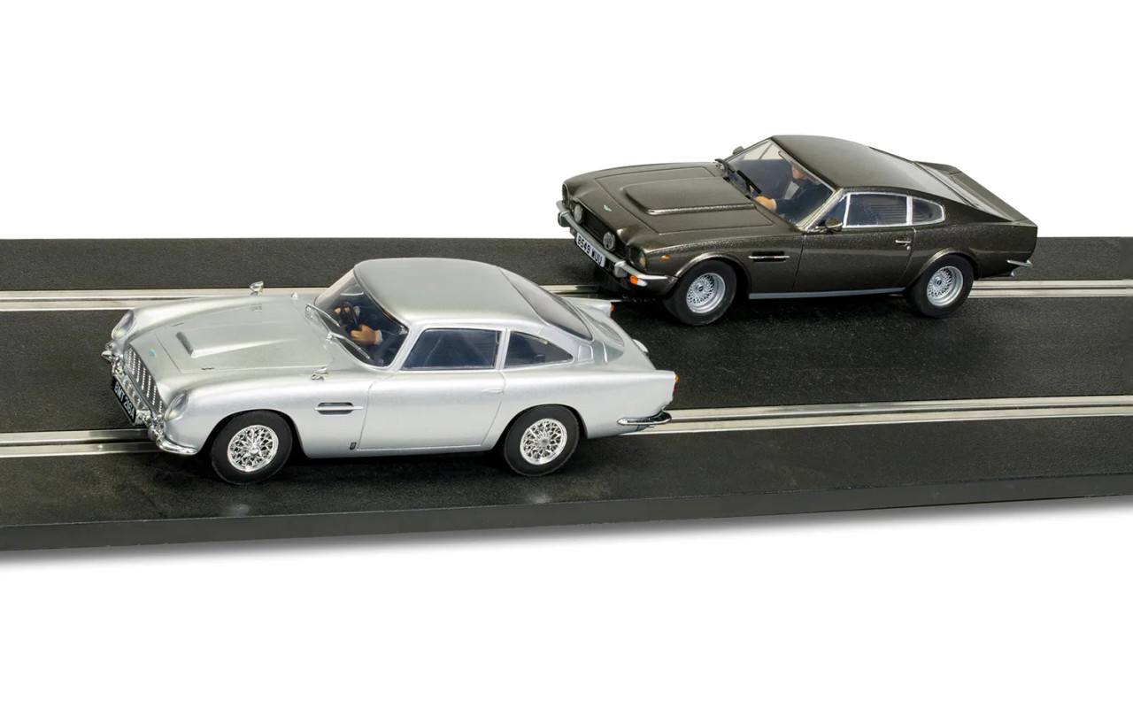 James Bond 007 Scalextric 1/32 Scale Slot Car Set (C1447TF)