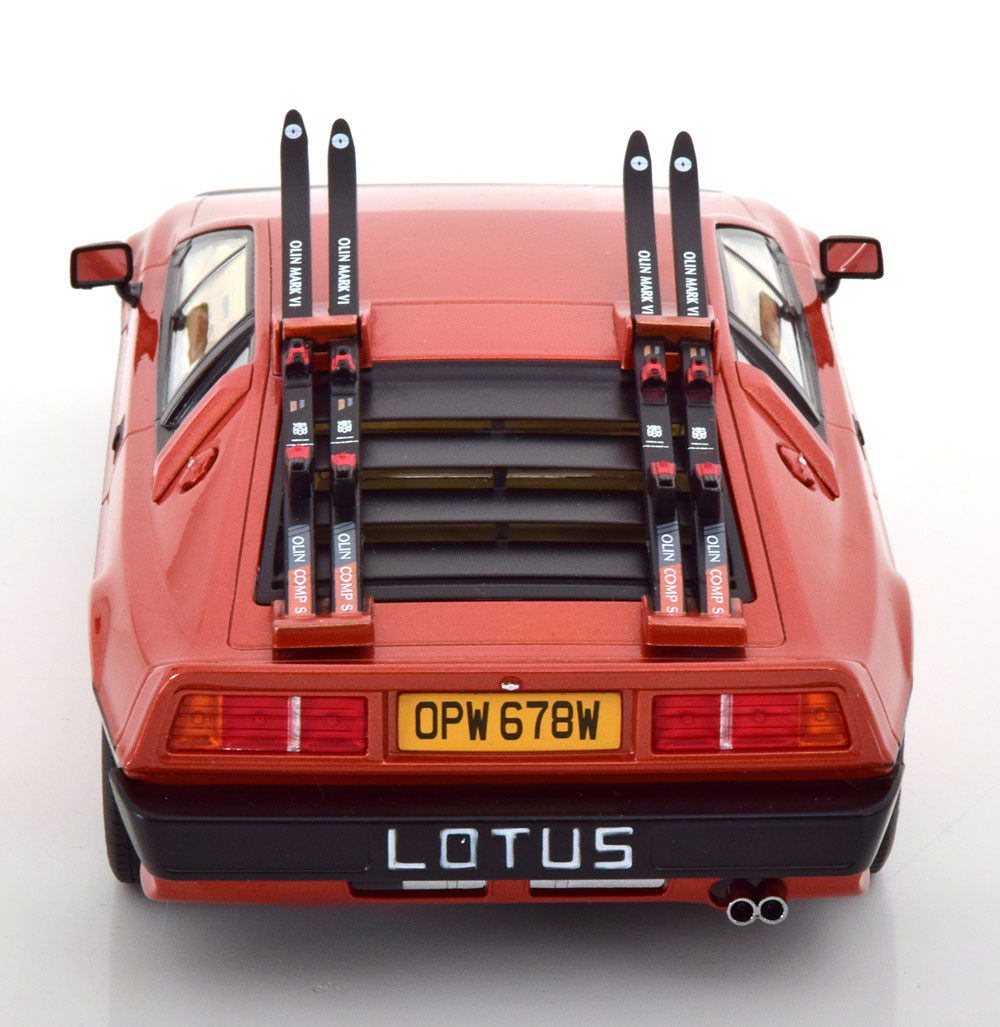 James Bond 007 - 1:18 1981 Lotus Esprit Turbo w/Skis (Red) (KK