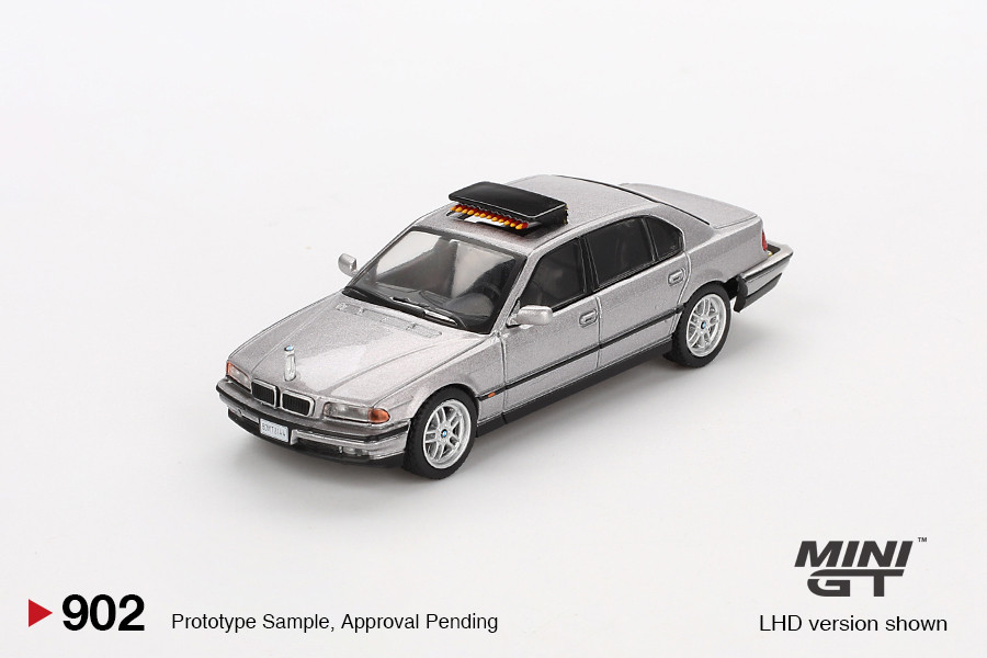 James Bond 007 - BMW 750IL 