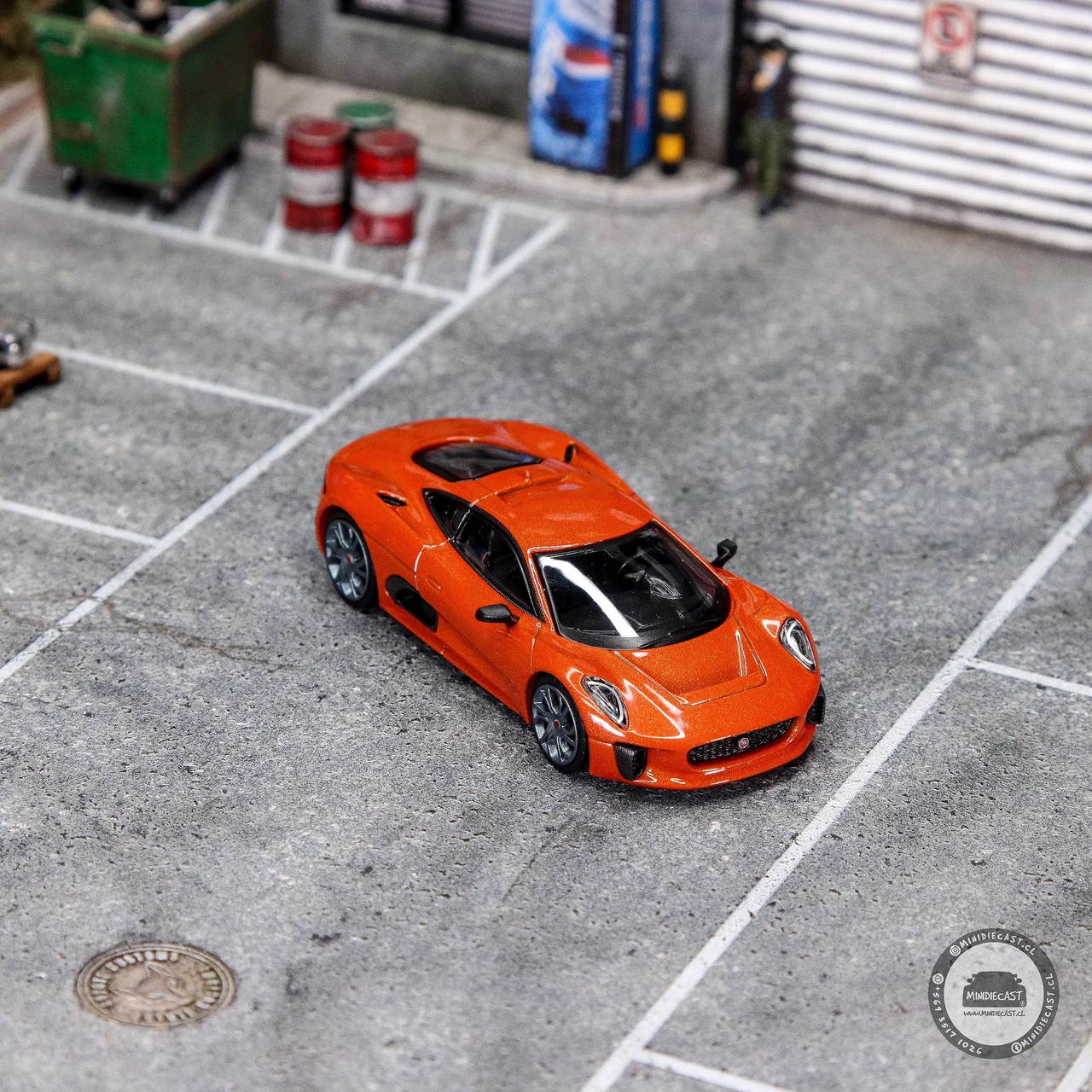 Jaguar C-X75 with wing VAV Models 1/18 James Bond Spectre