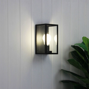 Wall Light - 40W IP54 E27 220mm Black