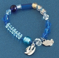Serenity Story Bracelet w/Instructions. The beads of the bracelet will guide you through the Serenity prayer, providing us a path to strength and peace. Let this Serenity prayer bracelet be a reminder of God's love and support during these difficult times. Made out of Glass & Metal. 7.5" in Length, Slightly stretchy