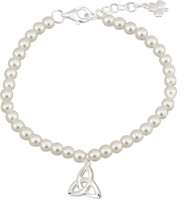 Pearl Bracelet with silver plated Trinity Knot charm. Claw closure with dangling clover charm. Matching Pendant (Item #130094) & Earrings (Item #130095) are also available.