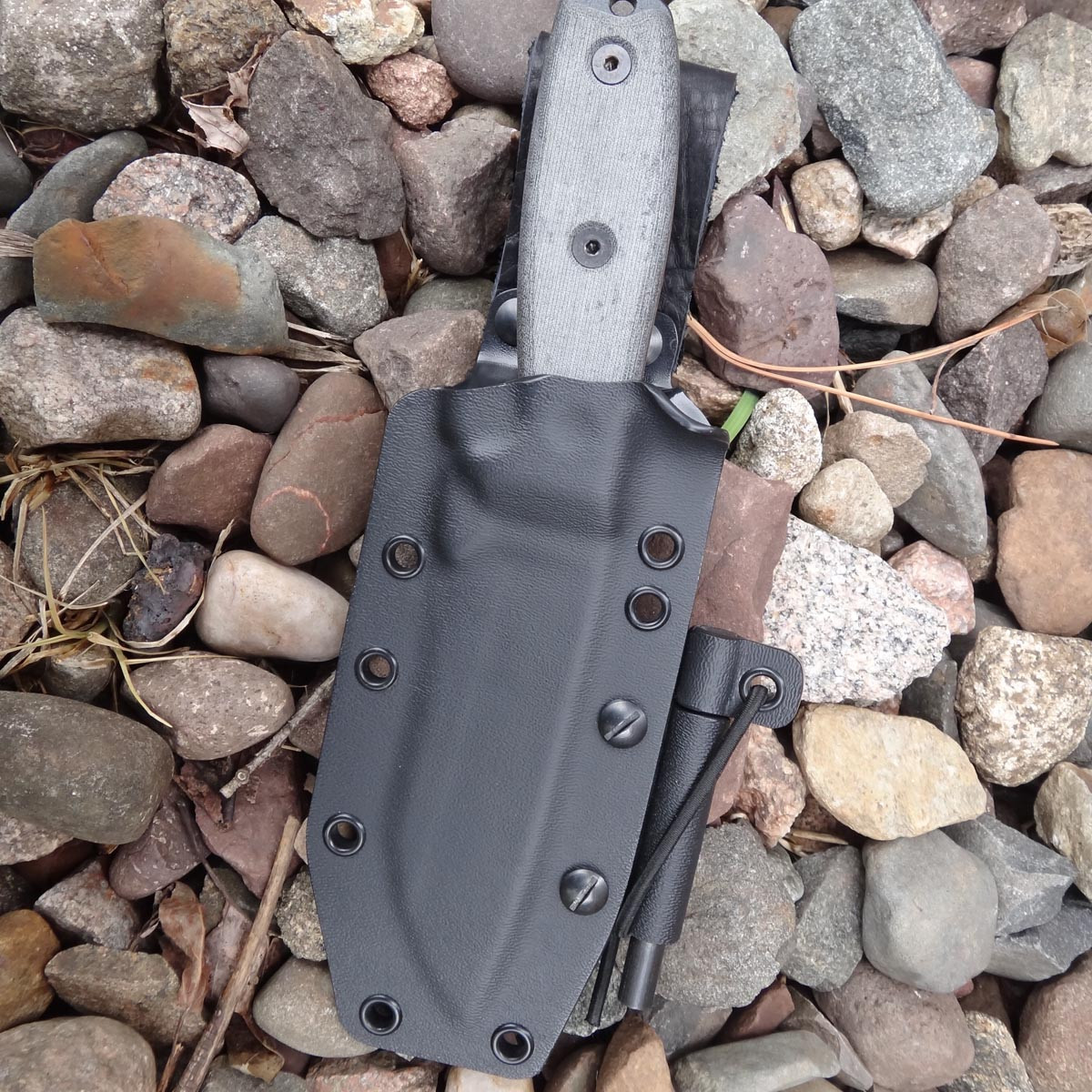 Custom Kydex sheath for the ESEE-4 in MultiCam 