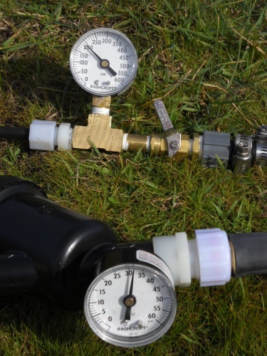 Input and Output Gauges showing typical pressure readings for a working pump input-and-output-gauges-showing-typical-pressure-readings.jpg
