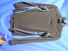 A comfortable fit and maximum protection makes the Bauer® NG Core NeckProtect Long Sleeve Shirt your shirt of choice every time you take the ice. With THERMO MAX + anti-odor and moisture management technology, this Bauer® hockey shirt keeps you cool and comfortable. Dupont™ KEVLAR® brand fibers at the neck and clavicle area deliver cut-resistant protection and provide uncompromised on-ice safety for your neck and clavicle.
FEATURES:

THERMO MAX + anti-odor and moisture management technology keeps you cool, fresh and dry
DuPont™ KEVLAR® brand fibers at neck and clavicle area provide cut-resistant protection
Easy close adjustable collar adds a customized, comfortable fit and feel
BNQ and CE certified neck laceration protection
Under arm gussets and shifted seam adds mobility
Flat lock seams cut down on chafing
Drop tail hem won't ride up during play
Fabric: 90% Polyester, 10% Spandex