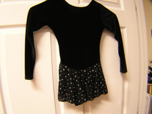Duck Crossing K1007 Velvet Girls Skating Dress

Color Black