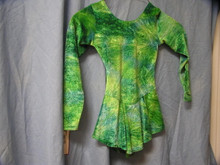 Duck Crossing K91341 Girls Skating Dress

Velvet Material

Color Emerald Green

Full Skirt