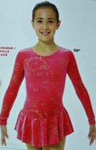 Mondor Model 2723 Skating Dress

Born to Skate printed glitter velvet dress with classic cut skirt and long sleeves. Attached brief and hair tie included.

4 way stretch velvet print fabric. Great basic skills competition or practice dress