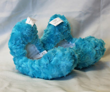 Chloe Noel Padded Skates Soaker 

Color Turquoise

Extra Thick fun and cuddly blade covers

Will keep your blades dry and protected in style.

100% polyester