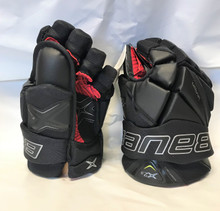 Bauer Vapor X2.9 Senior Hockey Gloves

Level – Competitive

Key Upgrades – TAKTILE Palm, 3-Piece index, Sublimated liner

Backhand – Mid Density foam with PE insert

Fingers – Mid Density foam with PE insert

Thumb – 2-Piece Flex thumb

Shell – Cable mesh + PU overlay

Cuffroll – Molded cuffroll with molded logo

Palm – Super soft TAKTILE palm

Gusset – Comfort stretch gusset