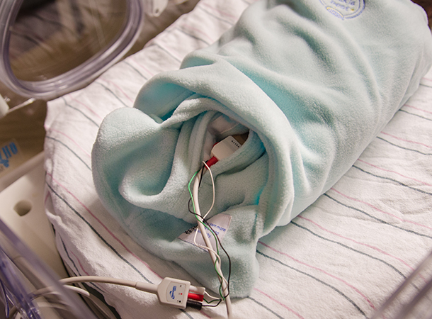 Easy Access for Monitor Leads, ID Checks, Heel Sticks & Diaper Changes