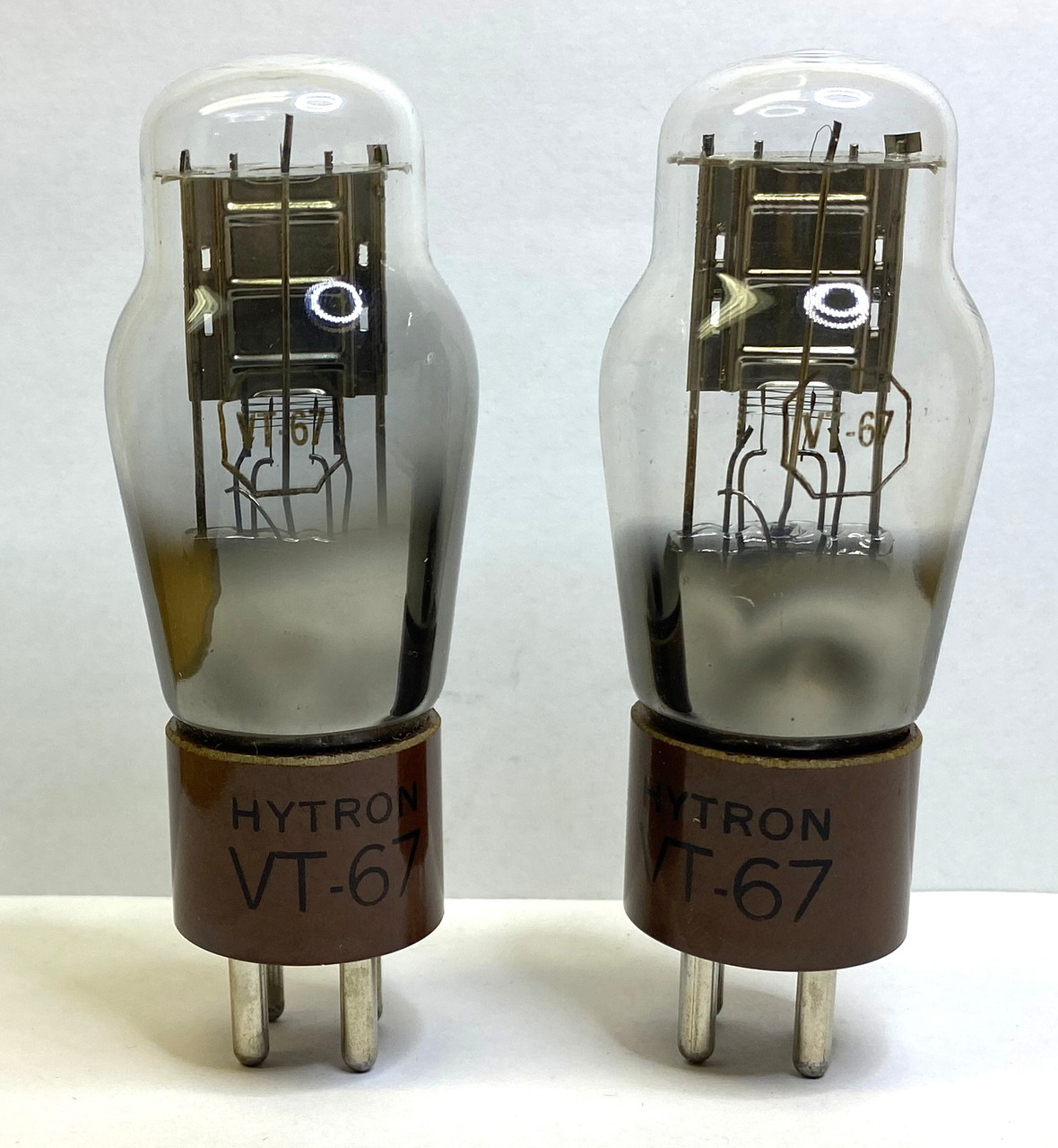 Assorted electron outlet tubes