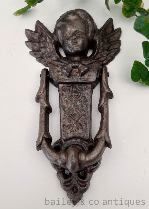 A Vintage French Iron Angel Cherub Door Knocker - E383