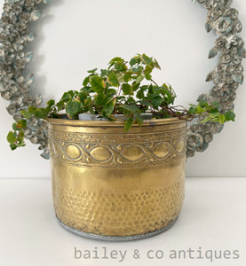 A Vintage French Brass Hammered Planter or Lge Champagne Wine Bucket - E495