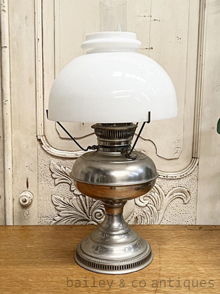 An Antique Rayo Oil Lamp with Chimney & Shade - Rayo