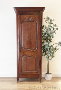 An Antique French Louis XV Style Oak Armoire – Early to Mid 19th Century - G021