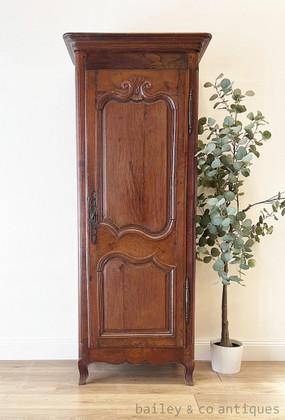 An Antique French Louis XV Style Oak Armoire – Early to Mid 19th Century - G021