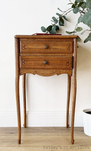 A Vintage French Oak Louis XV Style Side Table - G008
