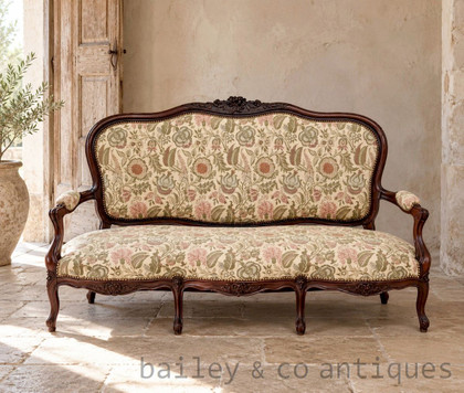 An Antique French Louis XV Style Settee Sofa – Carved Timber - Restorer  - E194