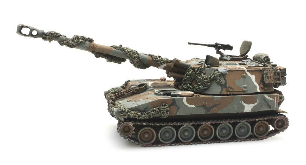 Riich Models 1/72 M109A2 155mm Self Propelled Howitzer 