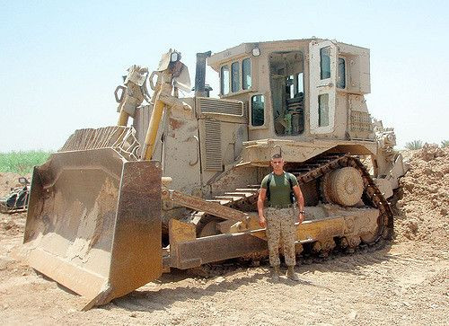 CAT D9R 模型 Amazon.com: 3R US for Cat Armoured D9R Bulledozer Dozer