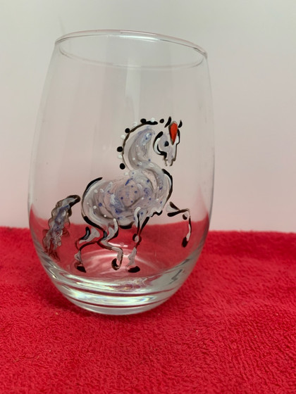 Hand Painted Wine Glasses; Kolstad Kreations
grey horse w/C-mas cap