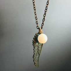 angel wing & pearl