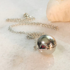 sphere locket