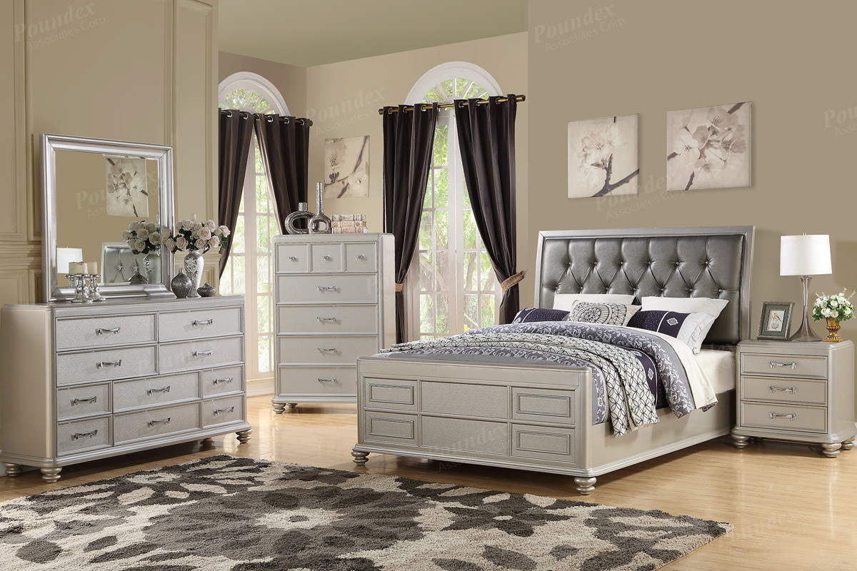 Bedroom set store dresser with mirror