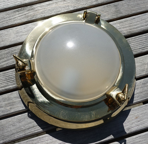 Brass porthole light