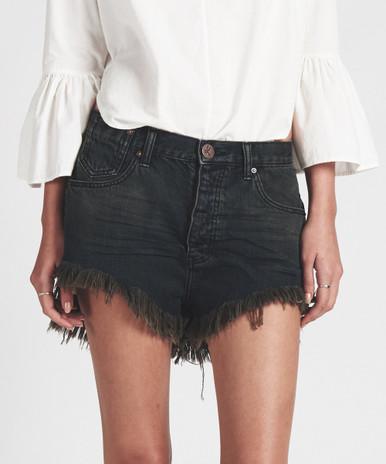 one teaspoon le wolves shorts