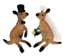 Gorgeous Kangaroo Pair Wedding Bonbonnierre - 9cm
