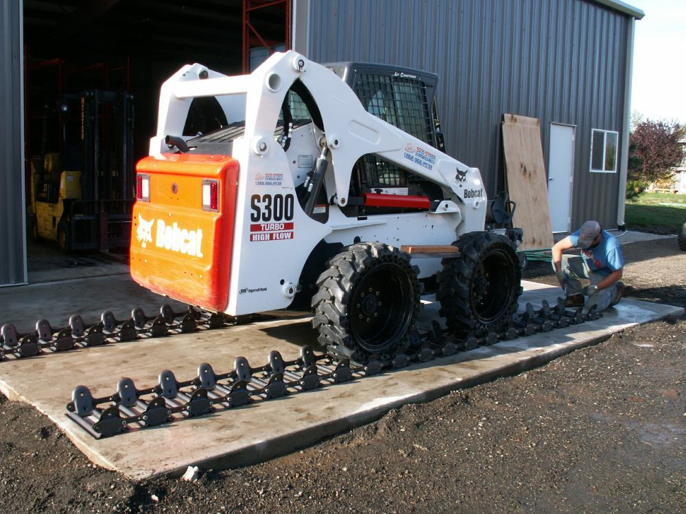 Steel Skid Steer Tracks, Tracks for Bobcat - Eterra 2PLUS Series Steel