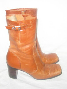 Vintage Steve Madden GOT YOU Cognac Tan Brown Semi Distress Zipper Buckle Strap Chunky High Heels Above Ankle Chelsea Boho Leather Boots Size 8M