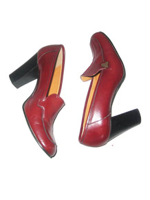 Vintage Etienne Aigner Seal Of Authenticity Made Italy Light Burgundy Classic Oxford Loafer PullOn SlipOn Chunky Hard High Heel leather Shoes