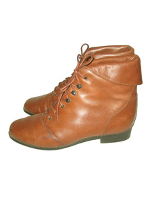Vintage Westies "Thorelle 2" Brown Leather Laced Up Ankle High Flat Heels Fold Over Cuff Granny Grunge Riding Hipster Boho Pixie Boots