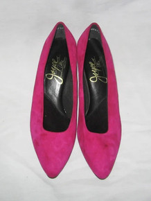 Vintage Joyce Ultra Made In USA Pretty Pink Magenta Suede Leather Heel Pointed Toe Squared Comfy Casual Fashion Classic Pump Shoes Size 8
