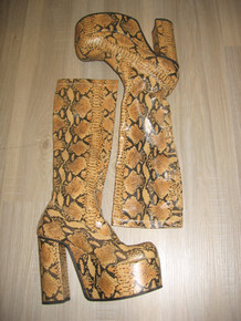Vintage Absolutely Stunning Rare Yin e Yang Snake Skin Print Knee High Heel Platform Go Go Disco Pull On Boots