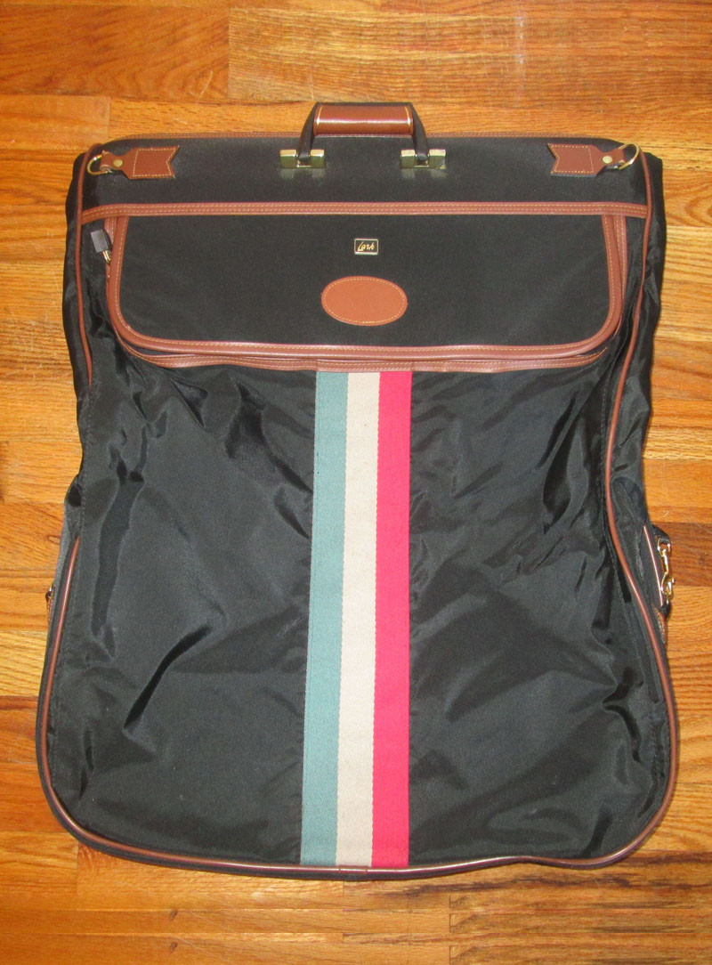 lark garment bag