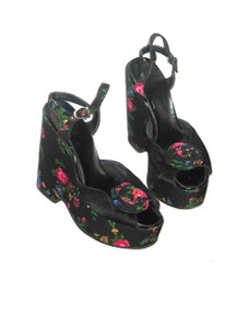 Vintage Black Multicolor Floral Print Fabric High Platform Wedge Heel Buckled Slingback Mod Disco Sandal Shoes w/ Rosette