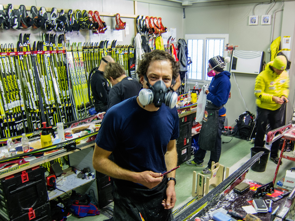 wallstrapswhitcomb.jpg wallstrapswhitcomb.jpg