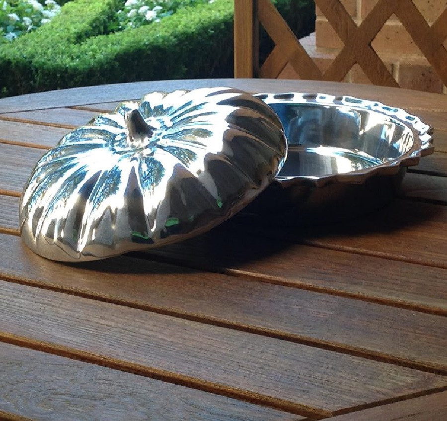 Lidded Pumpkin Pie Dish