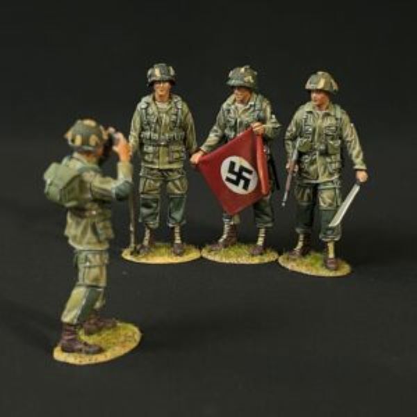 us007group-600x600.jpg