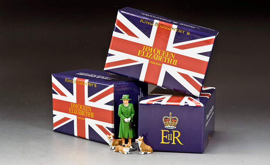 The Queen & Her Corgis” (Royal Purple)--single Elizabeth II figure with  three corgi figures - TR014 - Metal Toy Soldiers - Products