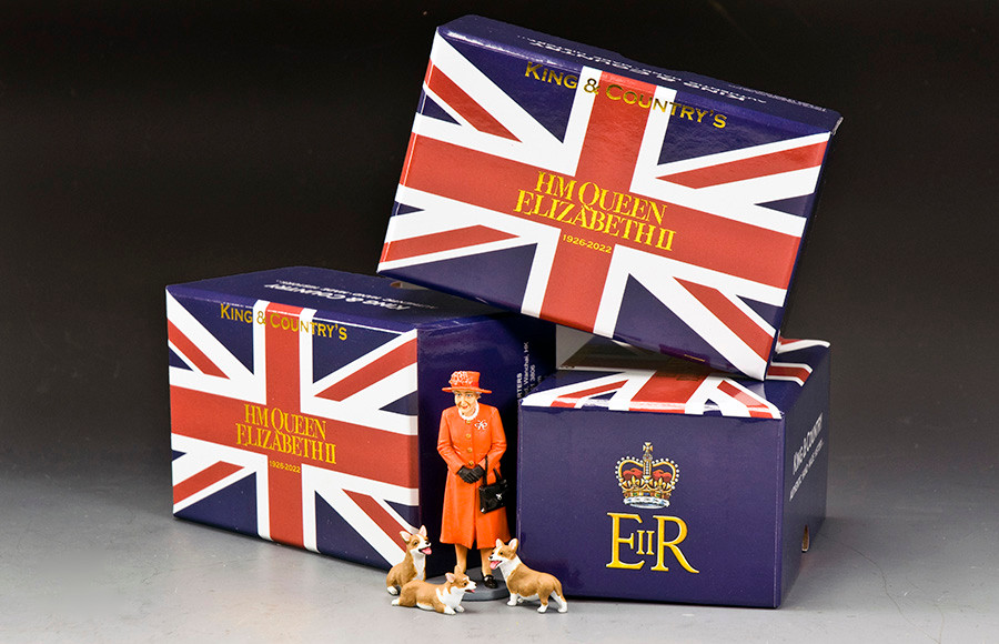 TR016 The Queen & Her Corgis (Tangerine Orange) figurines et collections
