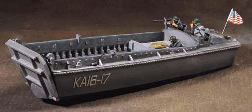 DD012 LVCP US Landing Craft incl. Three US Navy Figures & Two