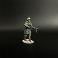 KH092 LAASH MG42 Gunner Marching in Green Coat by War Park 