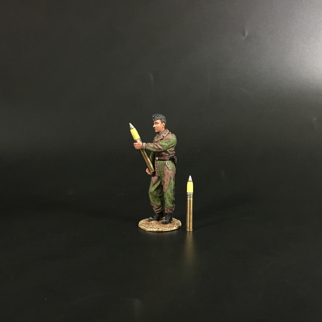 Battle Miniatures KU099 Waffen SS Tank Crew Carrying a Shell C by War Park - Sager's ...