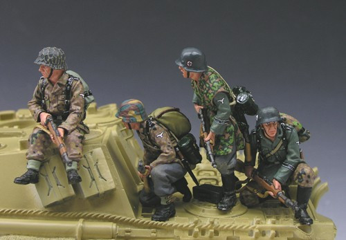 WS062 Jagdpanther Riders by King & Country (RETIRED) - Sager's